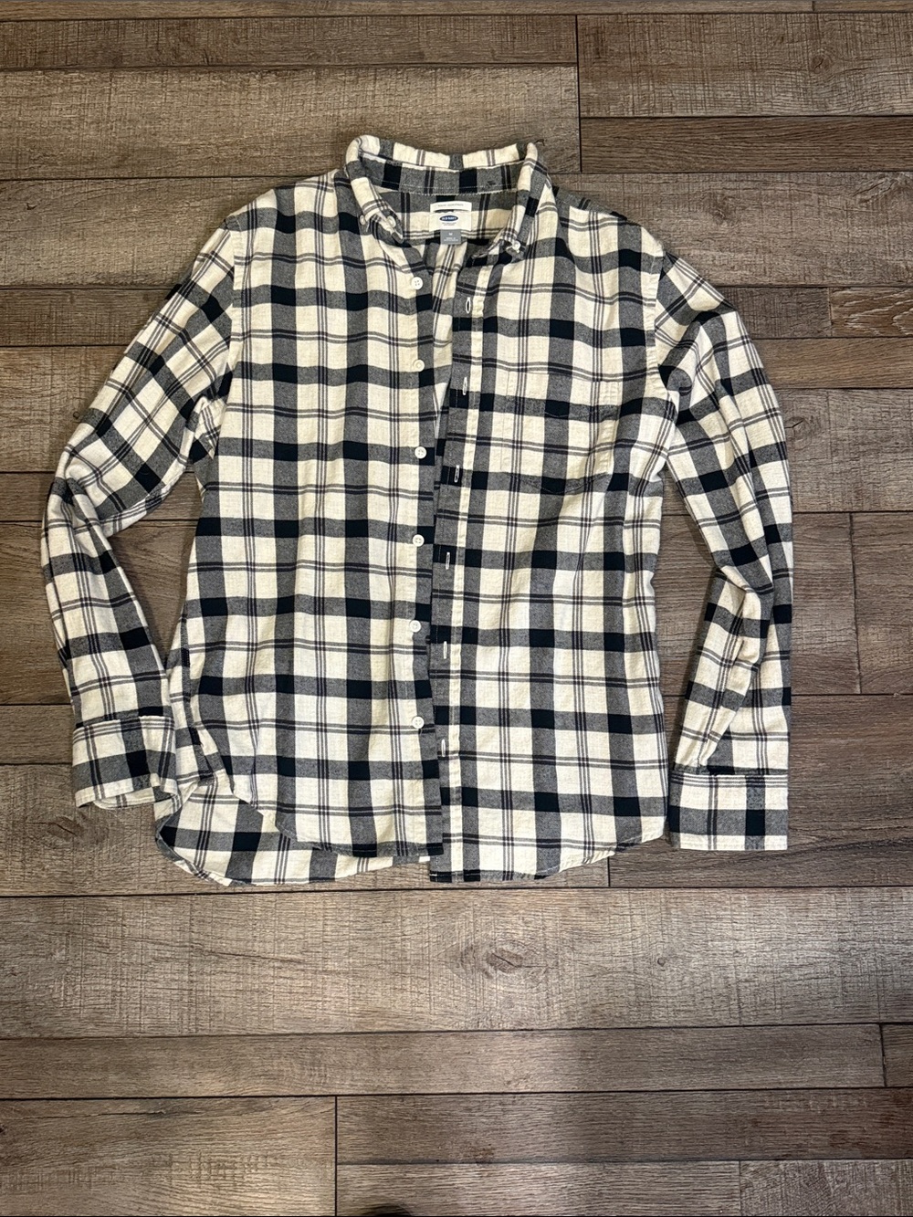 Men's Black and White Plaid Button-Up Shirt